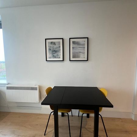 London Heathrow Airport Apartment Voyager House Terminal 12345 - Ev Electric And Parking Available! Hillingdon Exterior foto