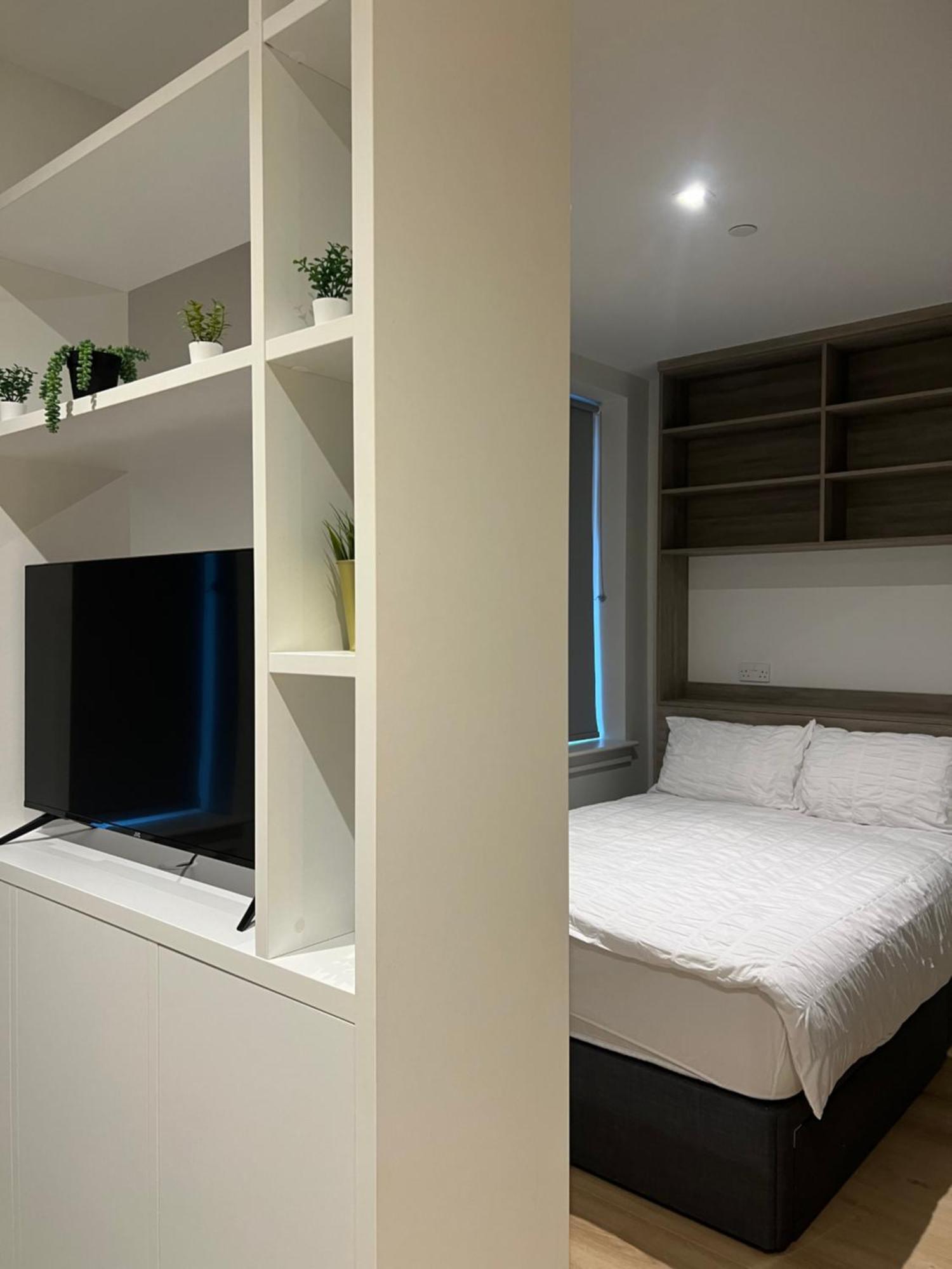 London Heathrow Airport Apartment Voyager House Terminal 12345 - Ev Electric And Parking Available! Hillingdon Exterior foto